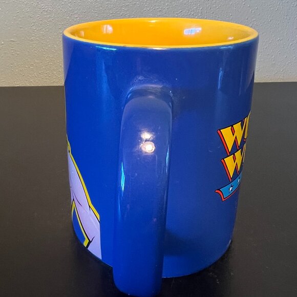 Vintage DC COMICS Warner Bros WONDER WOMAN Logo  Mug ~ Superhero  ~.Superheroine - Picture 5 of 9